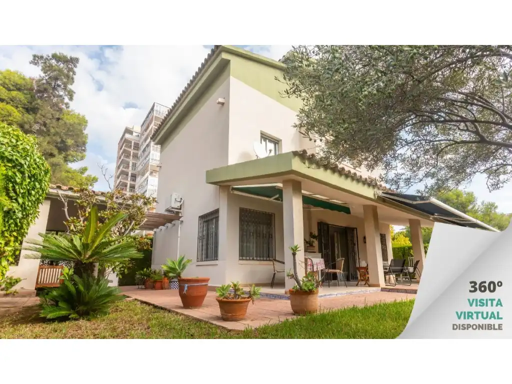 Chalet con terraza en venta en Calle Sigalero