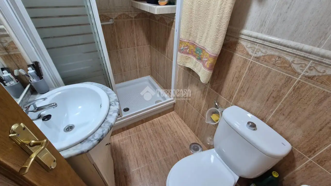 Badezimmer von Wohnung zum Verkauf in Madrid mit Klimaanlage, Heizung und Parkett