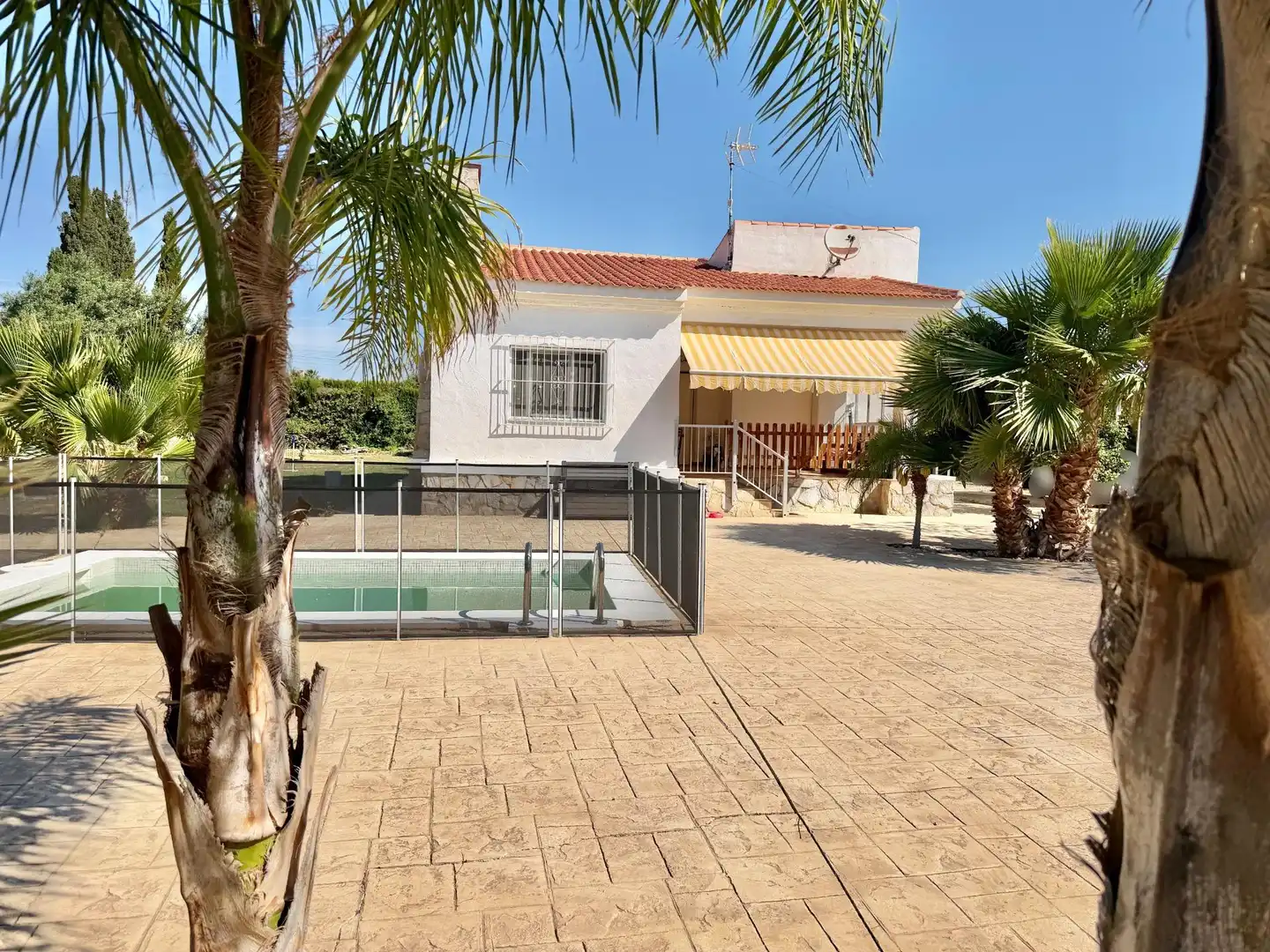 Vista exterior de Casa o chalet en venta en Elche / Elx con Aire acondicionado, Jardín privado y Terraza