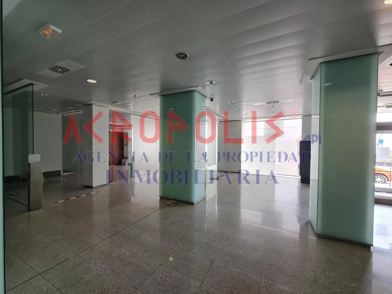 Local comercial en venda a Avenida Portugal 13 24009 Leon, imagen 3