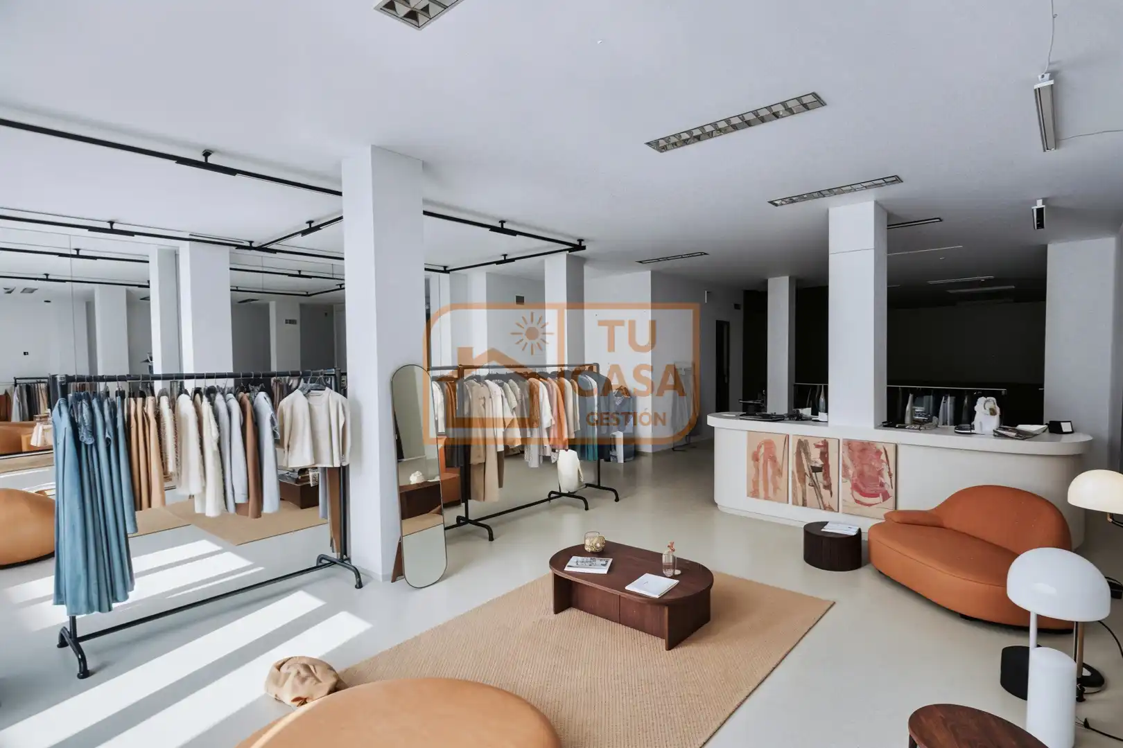 Local comercial en alquiler en Avenida de Hernán Cortés, imagen 2