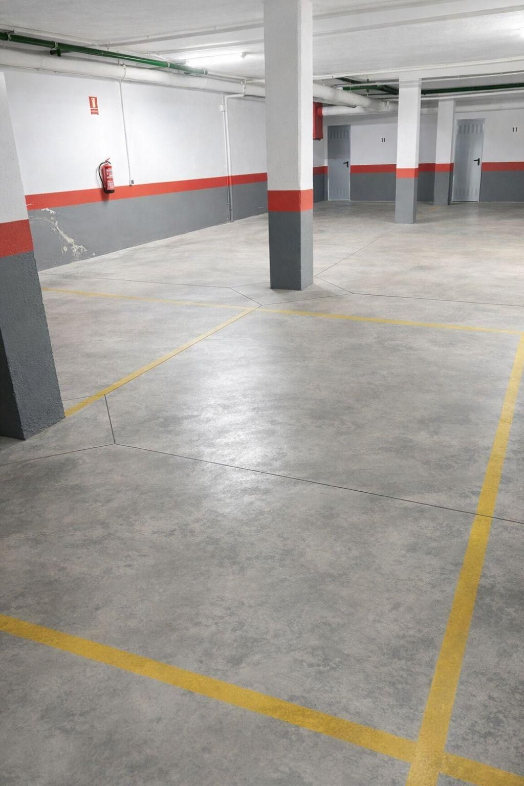 Vista exterior de Garatge en venda en  Sevilla Capital