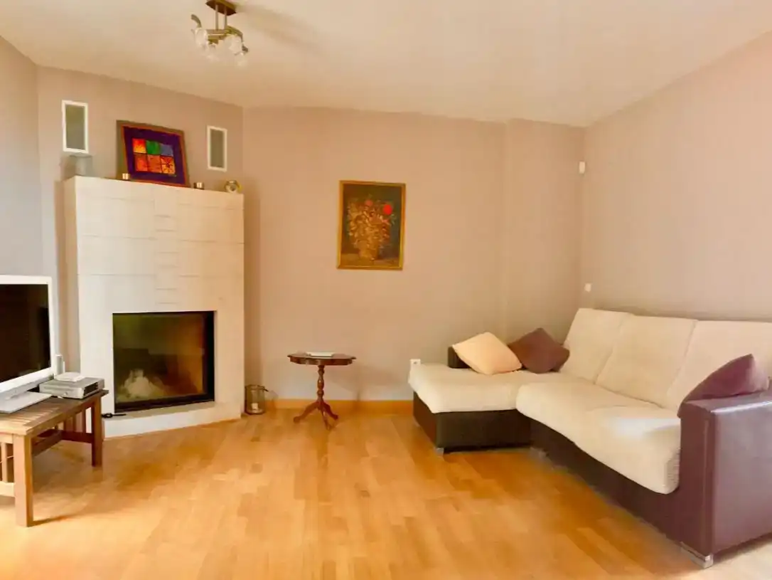 Living room of Flat for rent in Polop  with Air Conditioner, Private garden and Parquet flooring
