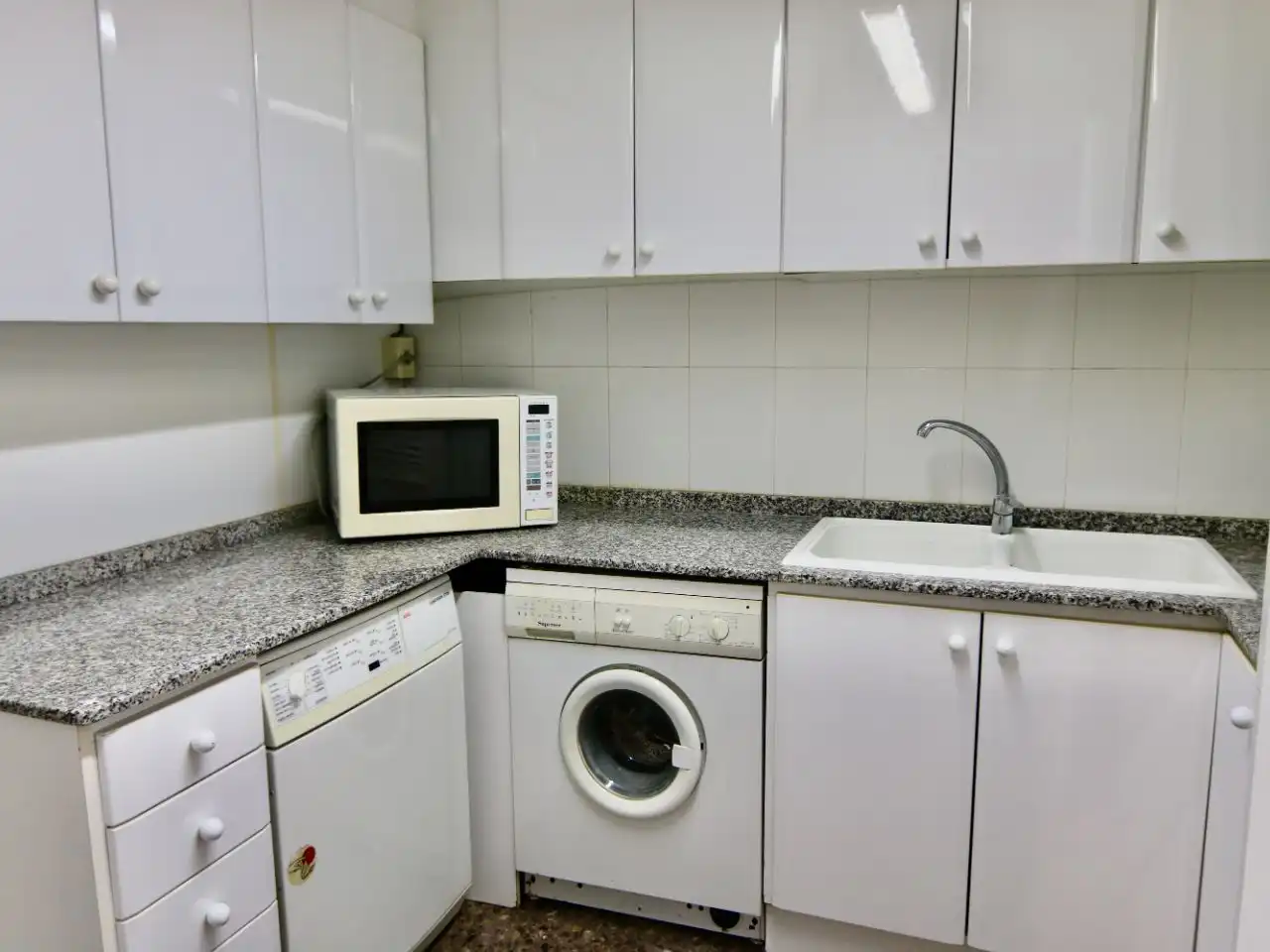 Cocina de Oficina en venta en Sagunto / Sagunt con Aire acondicionado, Calefacción y Amueblado