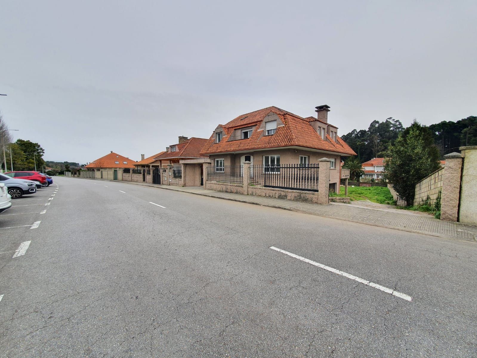 Vista exterior de Casa o xalet en venda en Vilagarcía de Arousa amb Calefacció, Jardí privat i Parquet