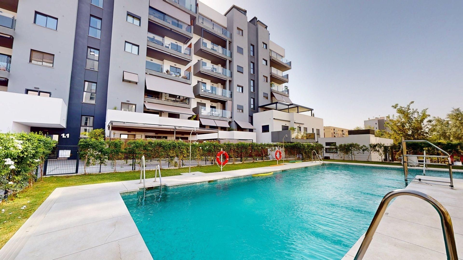 Piso en venta en Poniente-Norte - Miralbaida - Parque Azahara