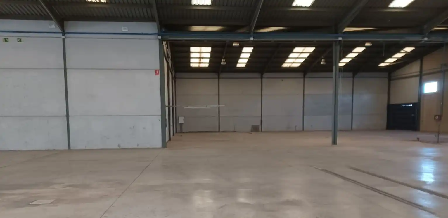 Industrial building to rent in Carrer K 15, imagen 4