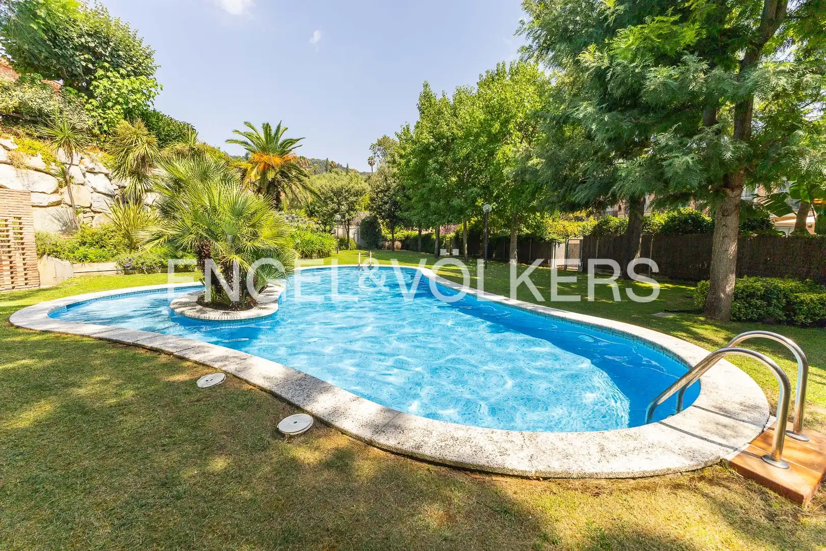 Piscina de Casa adosada en venta en Cabrils con Calefacción, Jardín privado y Terraza