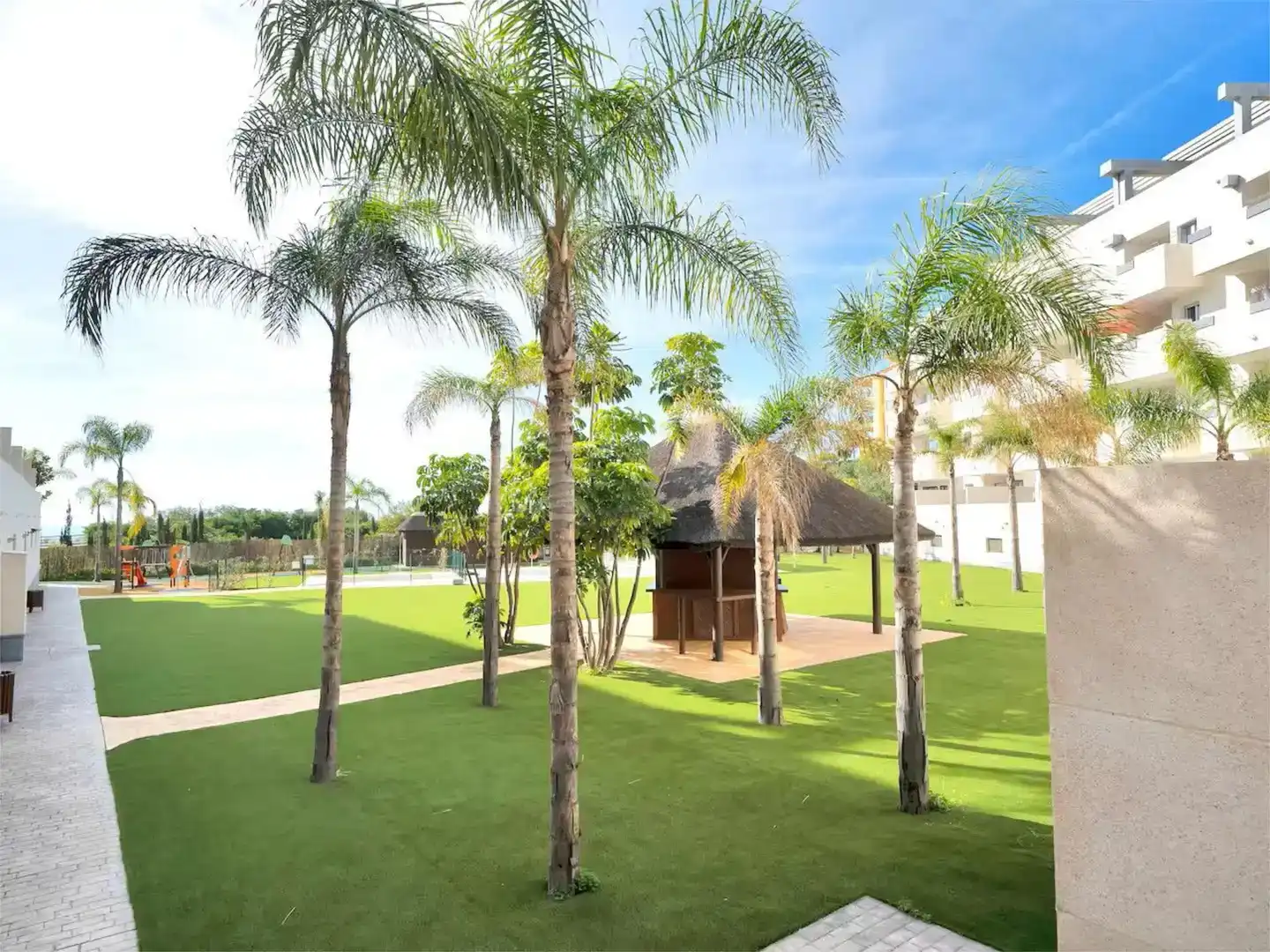 Vista exterior de Dúplex en venta en Mijas con Aire acondicionado, Piscina y Balcón