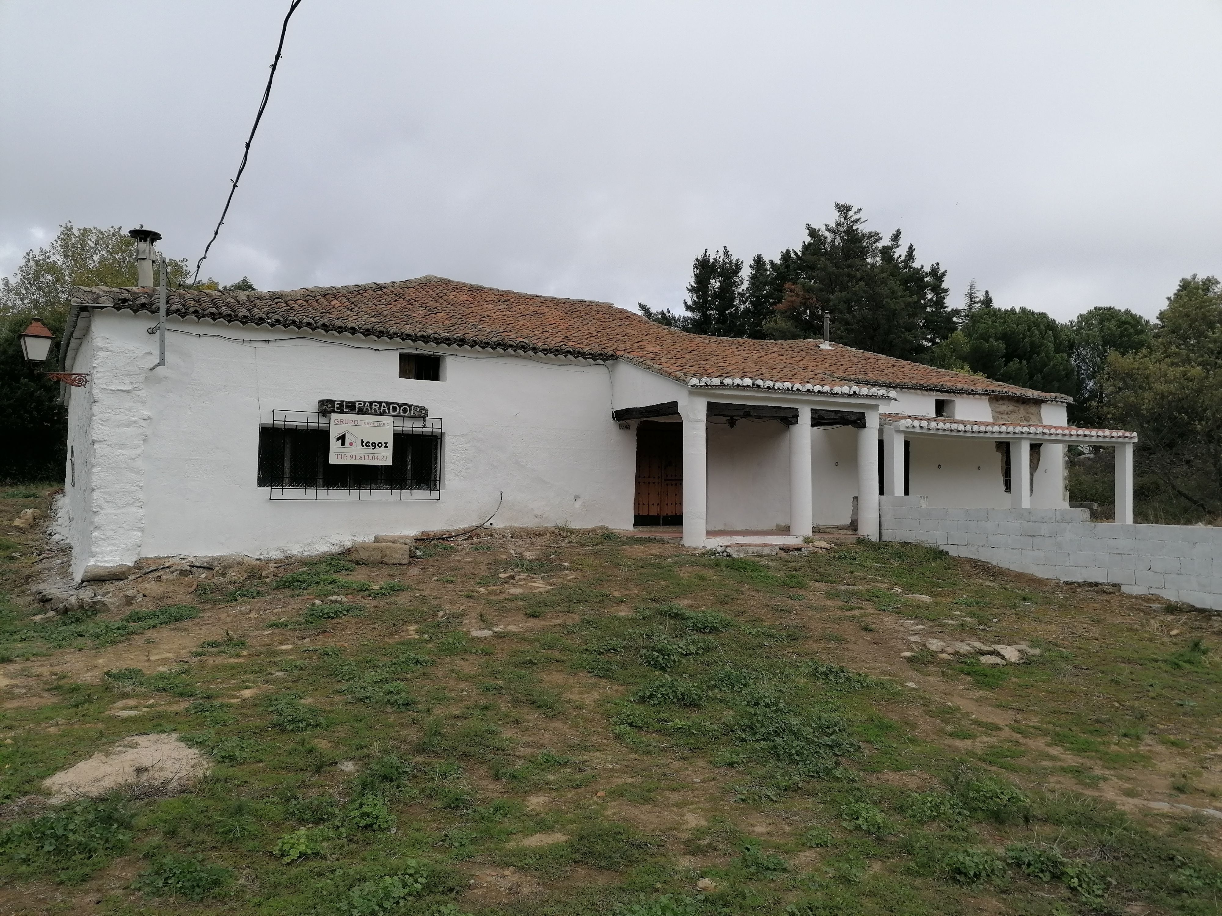 Exterior view of Country house for sale in Navahondilla  with Private garden, Terrace and Storage room