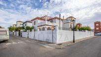 Vista exterior de Casa o xalet en venda en Salteras amb Terrassa