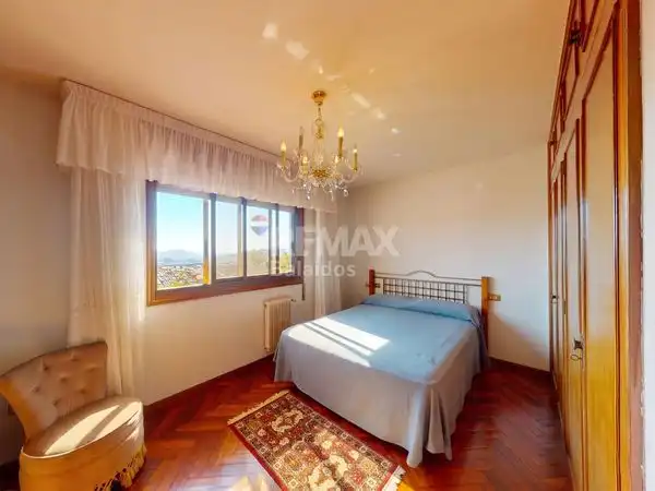 Habitación de Casa o chalet en venta en Vigo  con Calefacción, Jardín privado y Parquet