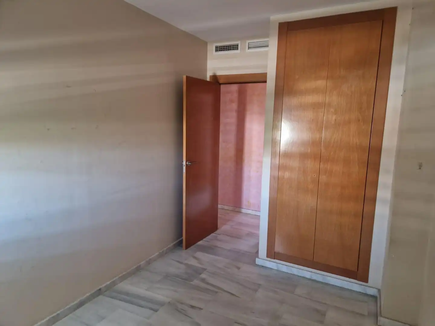 Dormitori de Pis en venda en Castellón de la Plana / Castelló de la Plana amb Aire condicionat, Terrassa i Traster