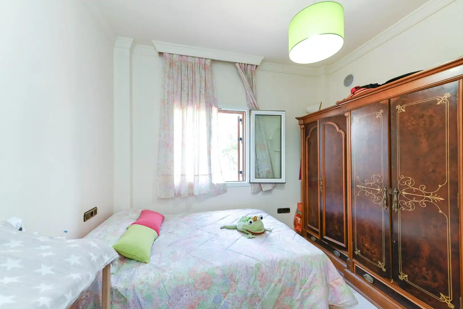 Dormitori de Casa o xalet en venda en Rincón de la Victoria amb Aire condicionat, Jardí privat i Terrassa
