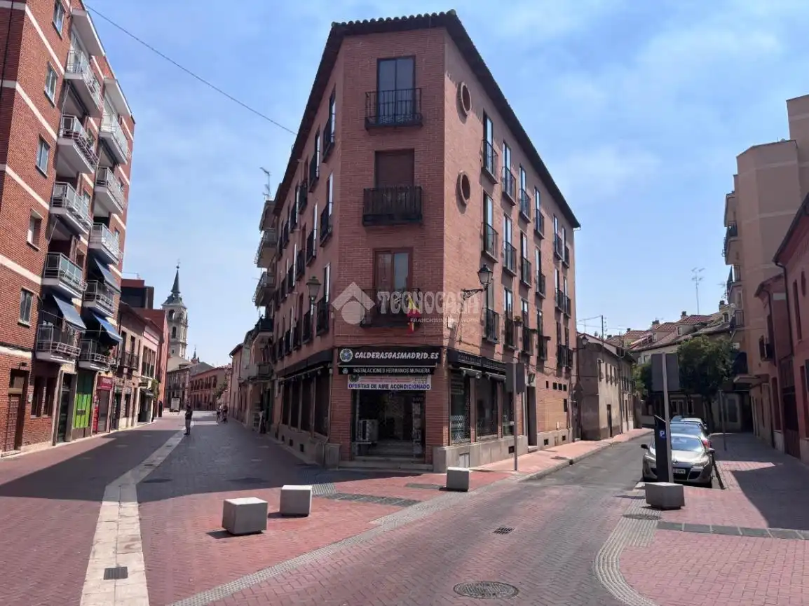 Gebäude zur Miete in Alcalá de Henares