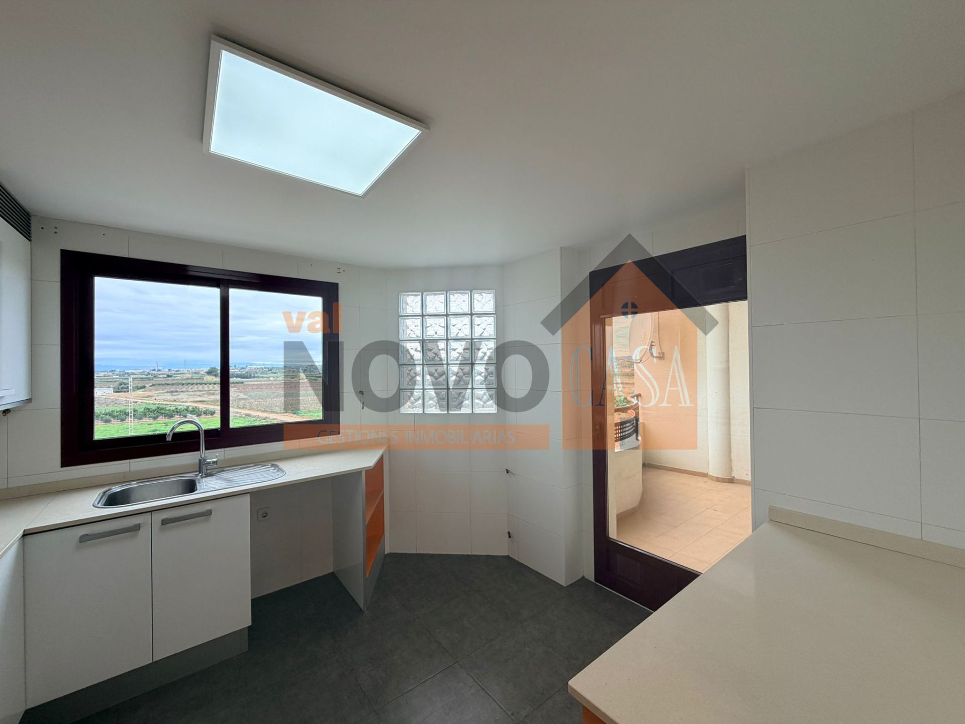 Flat for sale in Silla  with Air Conditioner