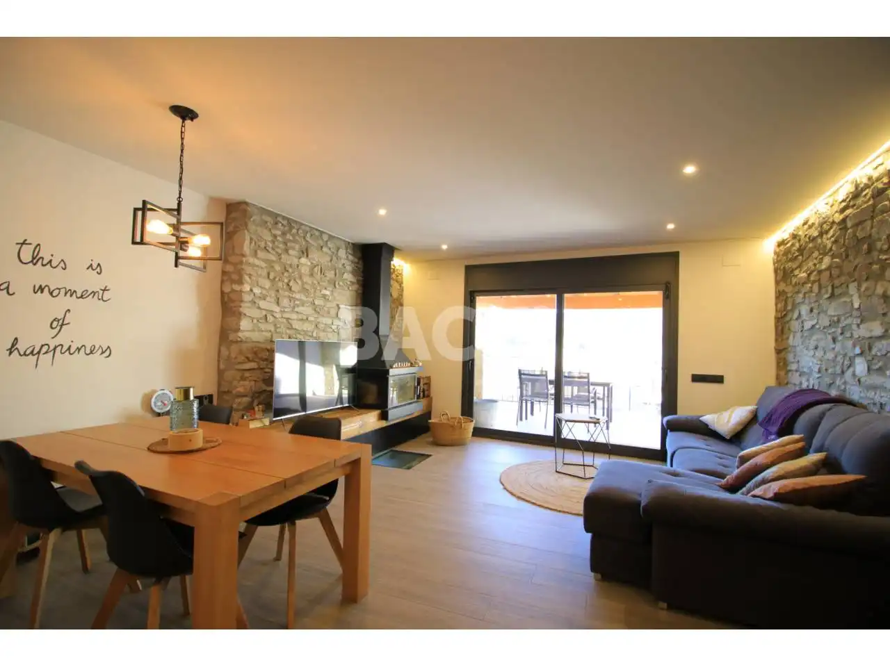 Sala de estar de Casa o chalet de alquiler en Oristà con Calefacción, Jardín privado y Parquet