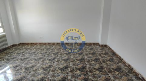 Foto 4 de Piso en venta en Trobajo del Camino, San Andrés del Rabanedo