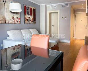 Exterior view of Apartment to rent in  Madrid Capital  with Air Conditioner and Swimming Pool