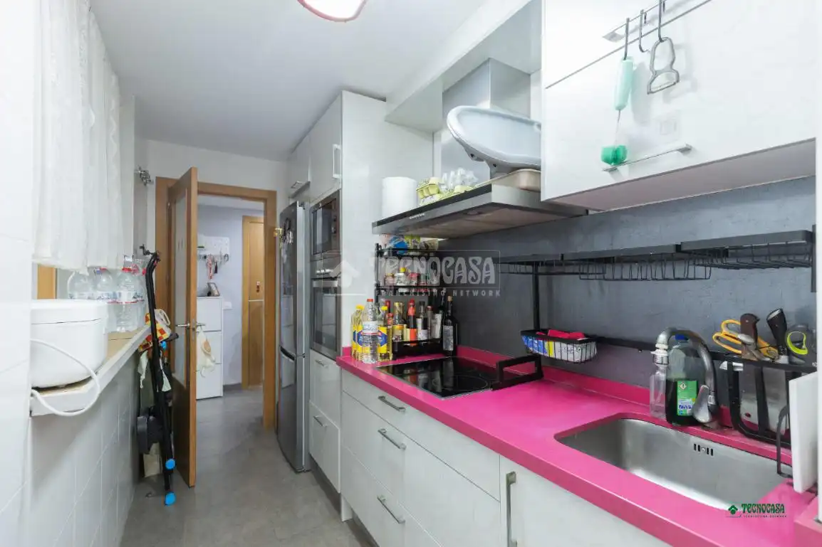 Küche von Wohnung zum Verkauf in Almería mit Klimaanlage