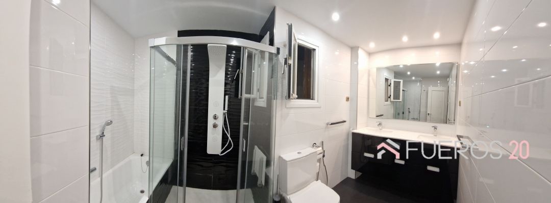 Bathroom of Flat for sale in Barakaldo   with Heating, Storage room and Balcony
