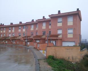 Exterior view of Flat for sale in Corbins