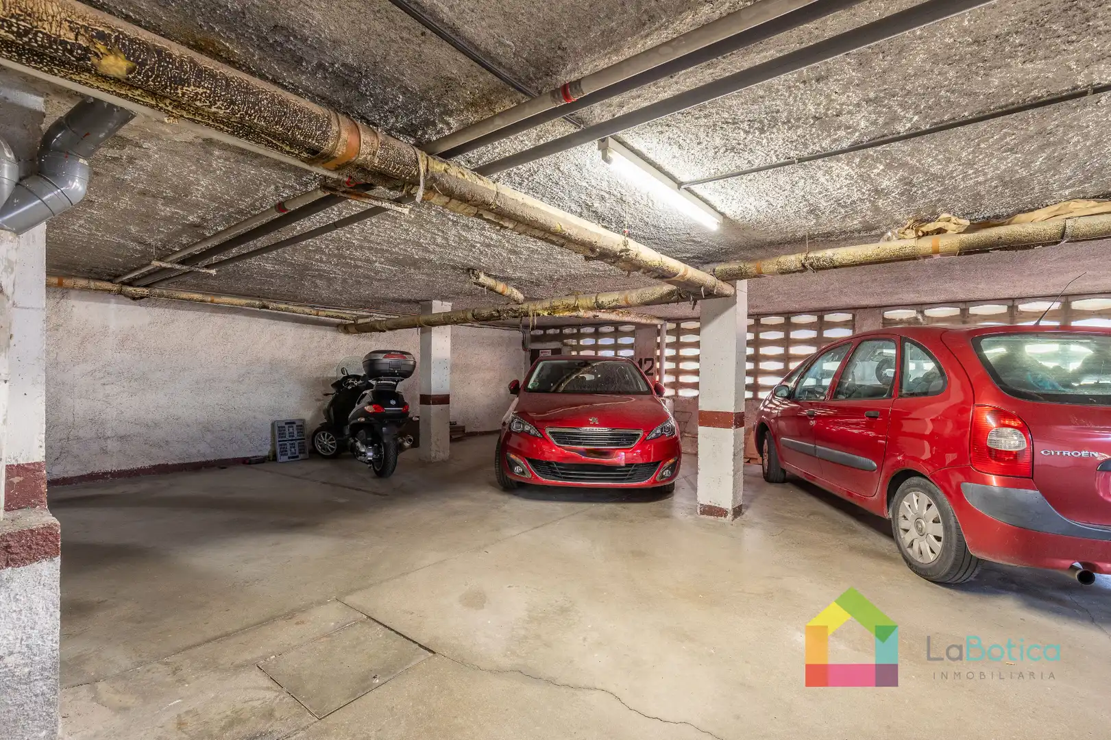 Parking de Piso en venta en Olías del Rey con Aire acondicionado, Calefacción y Piscina comunitaria