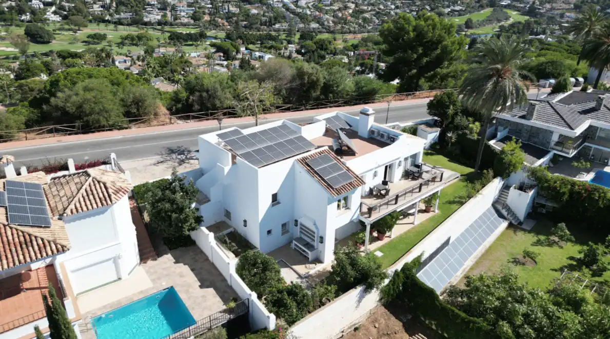 Villa con piscina in vendita a Avenida Calderón de la Barca 16, imagen 2
