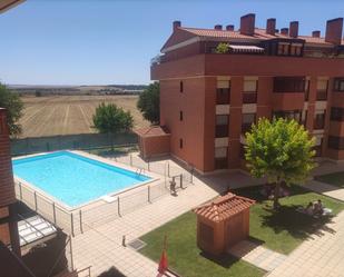 Piscina de Pis en venda en Cistérniga amb Calefacció, Parquet i Terrassa