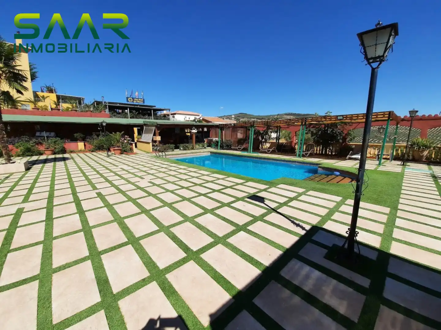 Detached house with pool for sale in Moclín