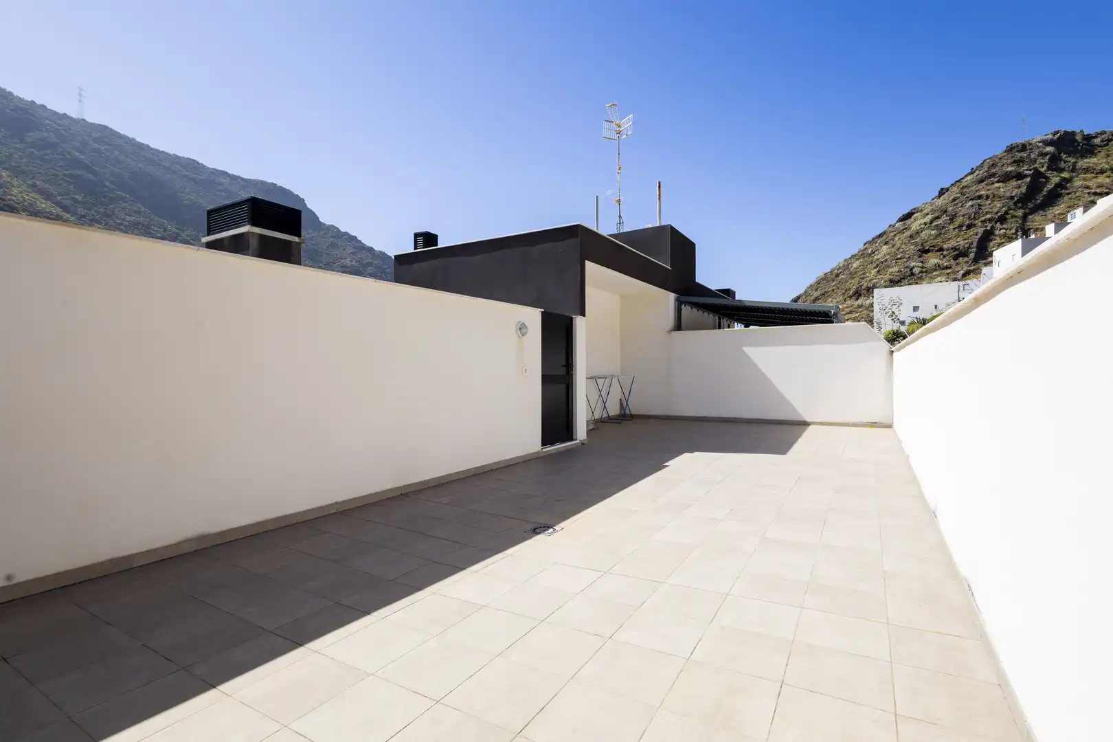 Terraza de Piso en venta en Santa Cruz de Tenerife con Calefacción, Trastero y Balcón