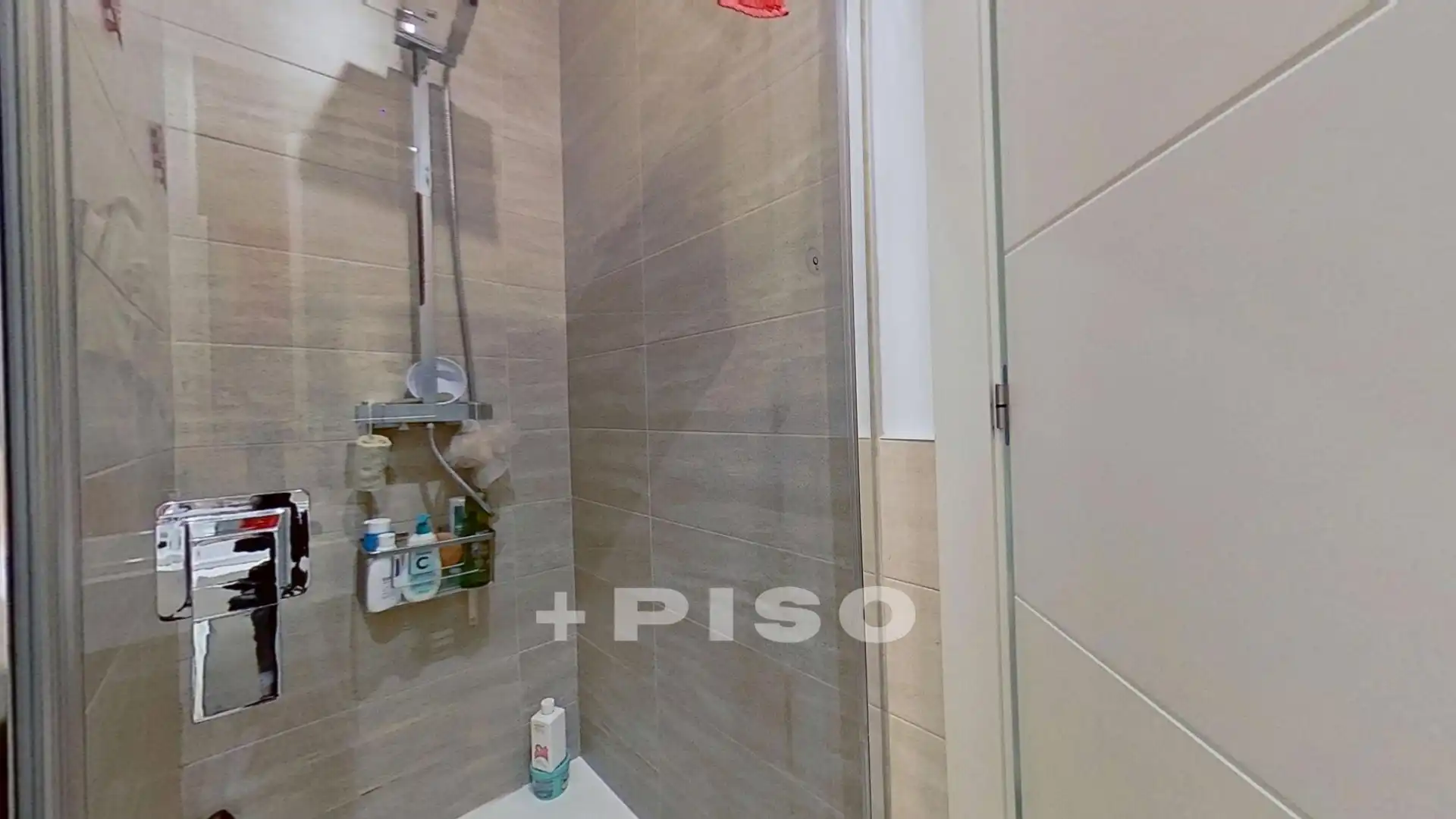 Bany de Pis en venda en Madrid amb Aire condicionat, Calefacció i Jardí privat
