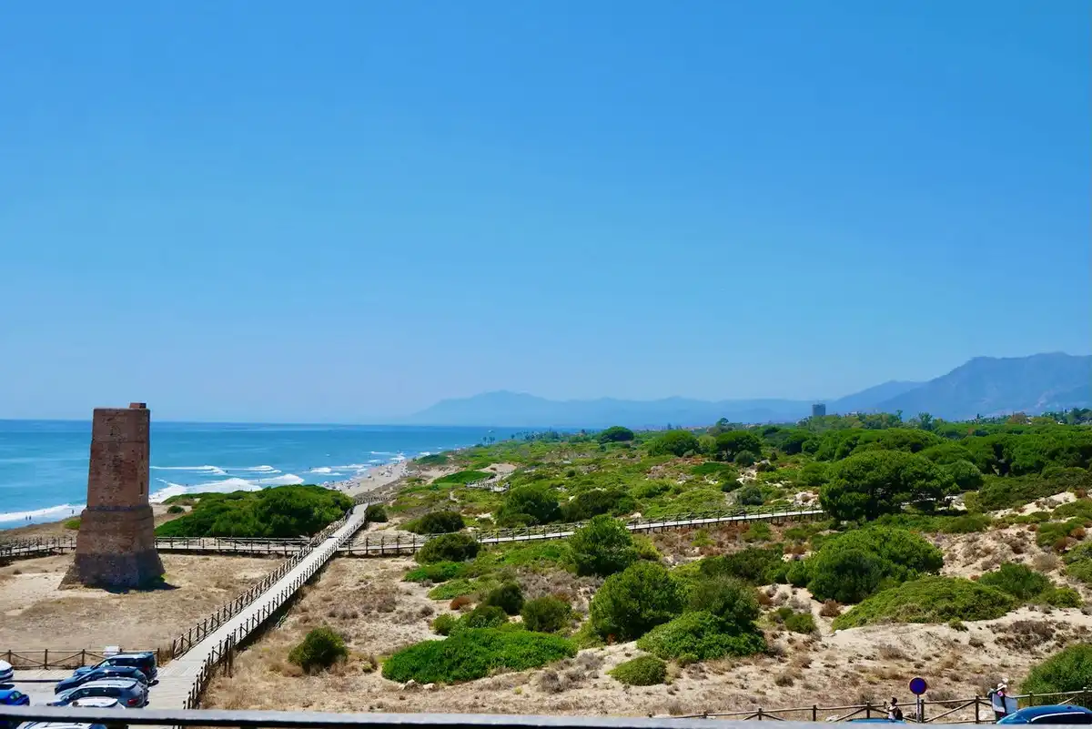 Vista exterior de Apartament en venda en Marbella amb Aire condicionat, Moblat i Piscina comunitària