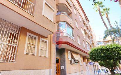 Vista exterior de Apartament en venda en Guardamar del Segura amb Aire condicionat, Terrassa i Traster