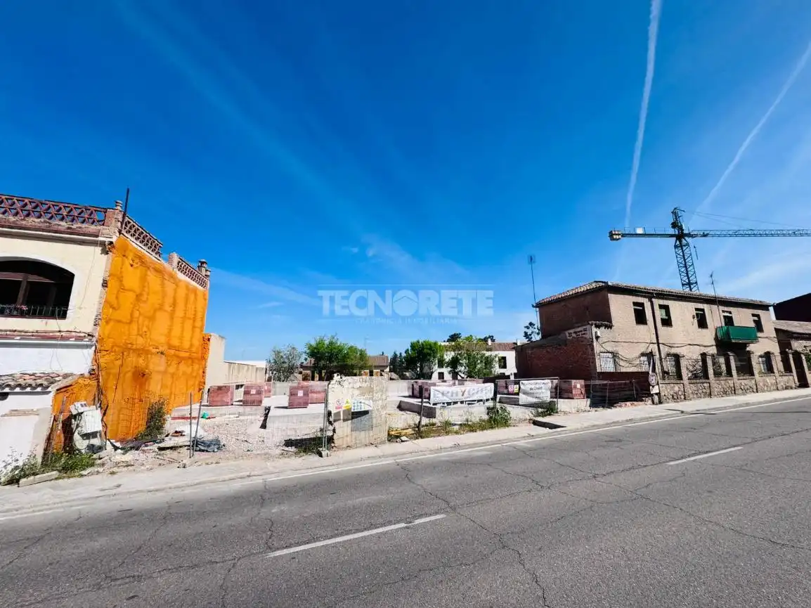 Casa adosada en venta en Toledo con Calefacción y Jardín privado