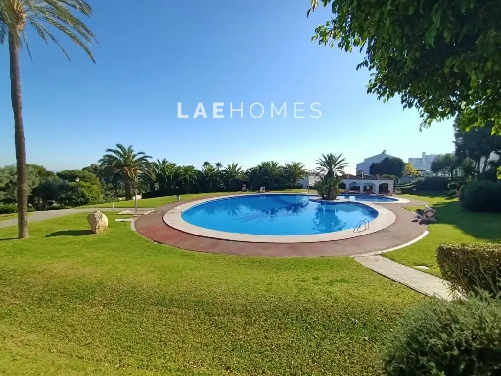 Casa pareada con piscina en venta en Gran Alacant