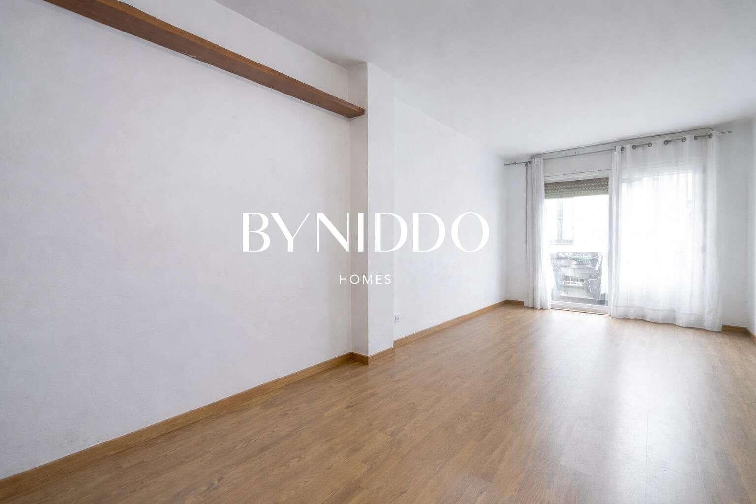 Bedroom of Flat for sale in Sant Cugat del Vallès  with Air Conditioner, Parquet flooring and Terrace