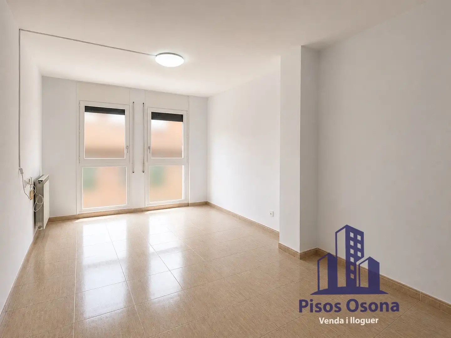Wohnung zum Verkauf in Vic mit Heizung und Ofen