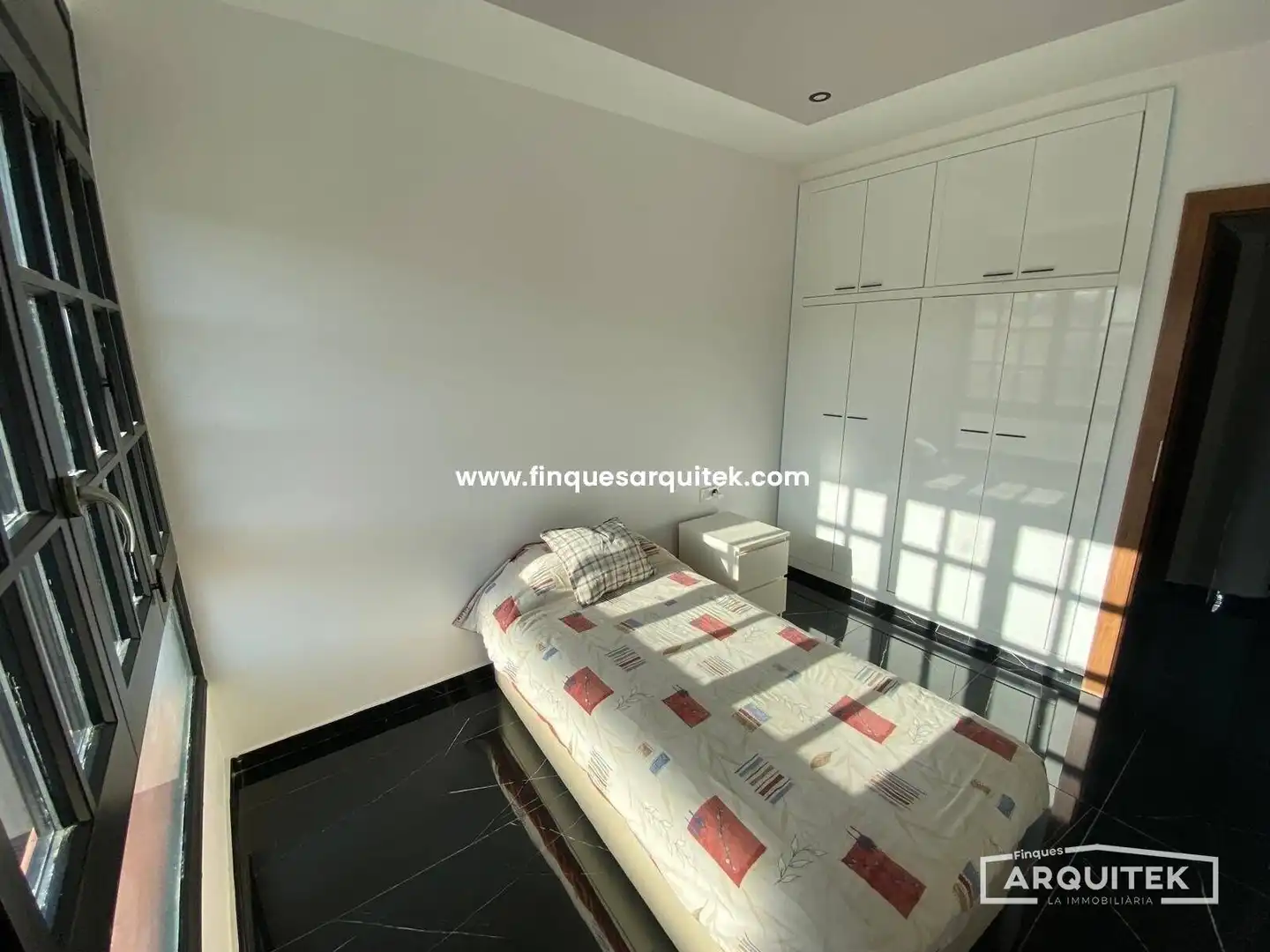 Casa adosada en venta en Rosselló