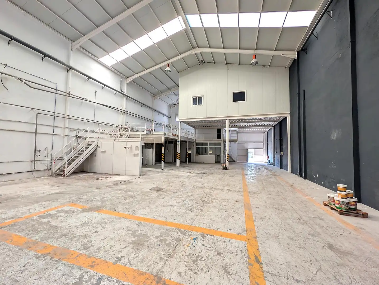 Nave industrial de alquiler en Benacazón