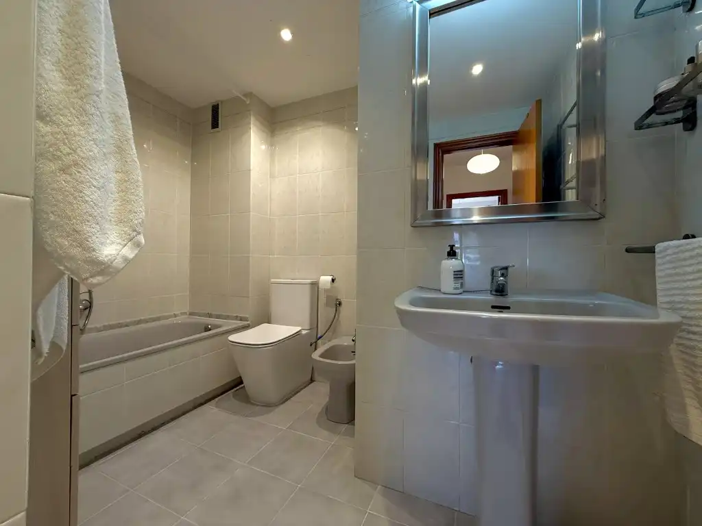 Bathroom of Apartments for rent in Els Terrers