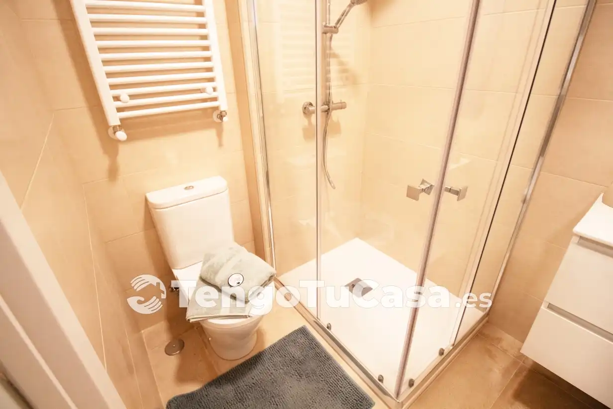 Baño de Piso en venta en Madrid con Aire acondicionado, Calefacción y Amueblado