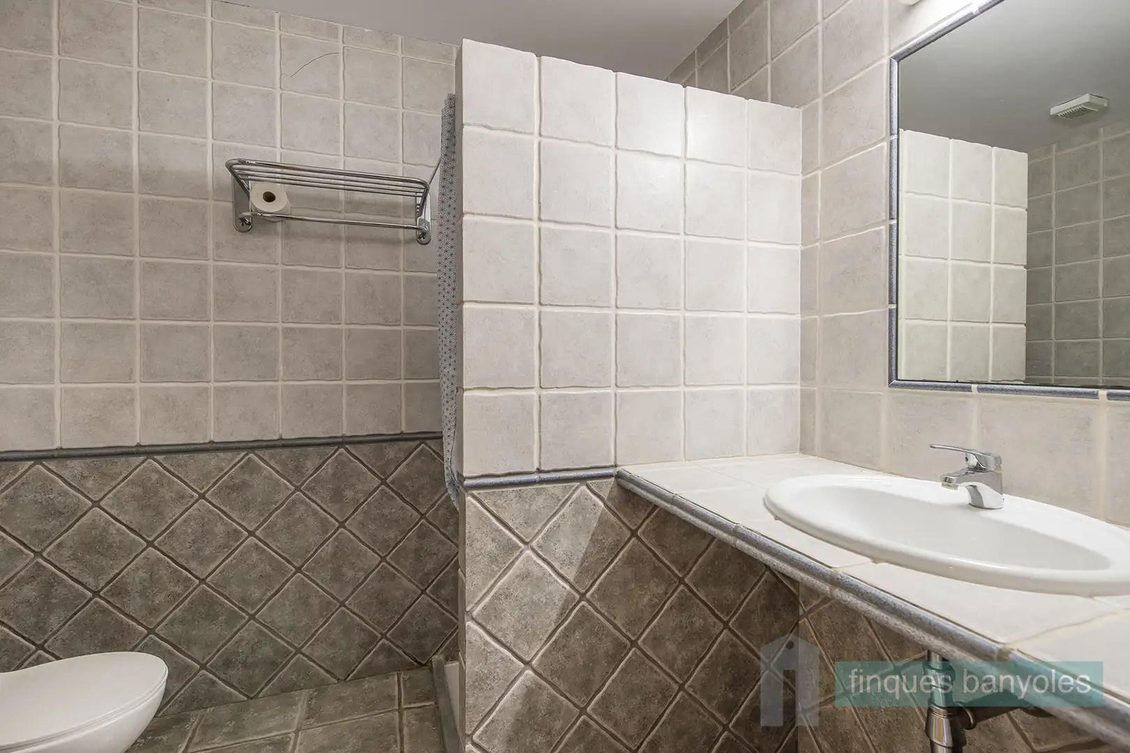 Bathroom of Country homes for sale in Porqueres  with Heating, Private garden and Terrace