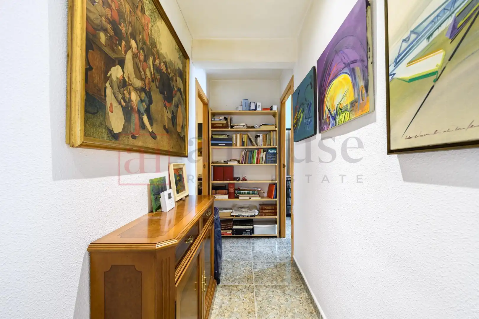 Wohnung zum Verkauf in Barcelona mit Klimaanlage, Heizung und Terrasse