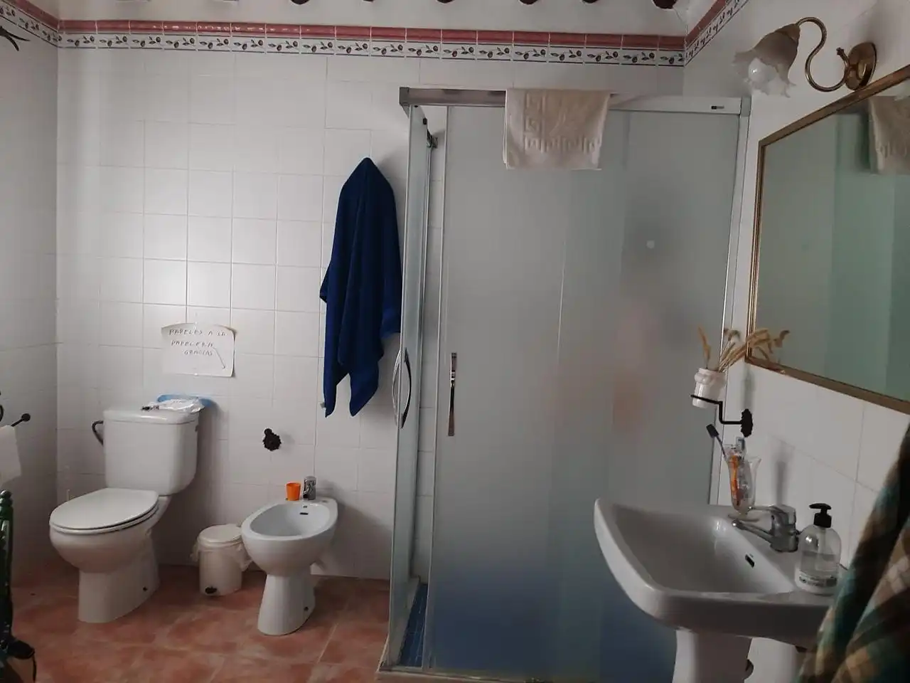 Bany de Casa o xalet en venda en Carcabuey amb Jardí privat, Piscina i Moblat