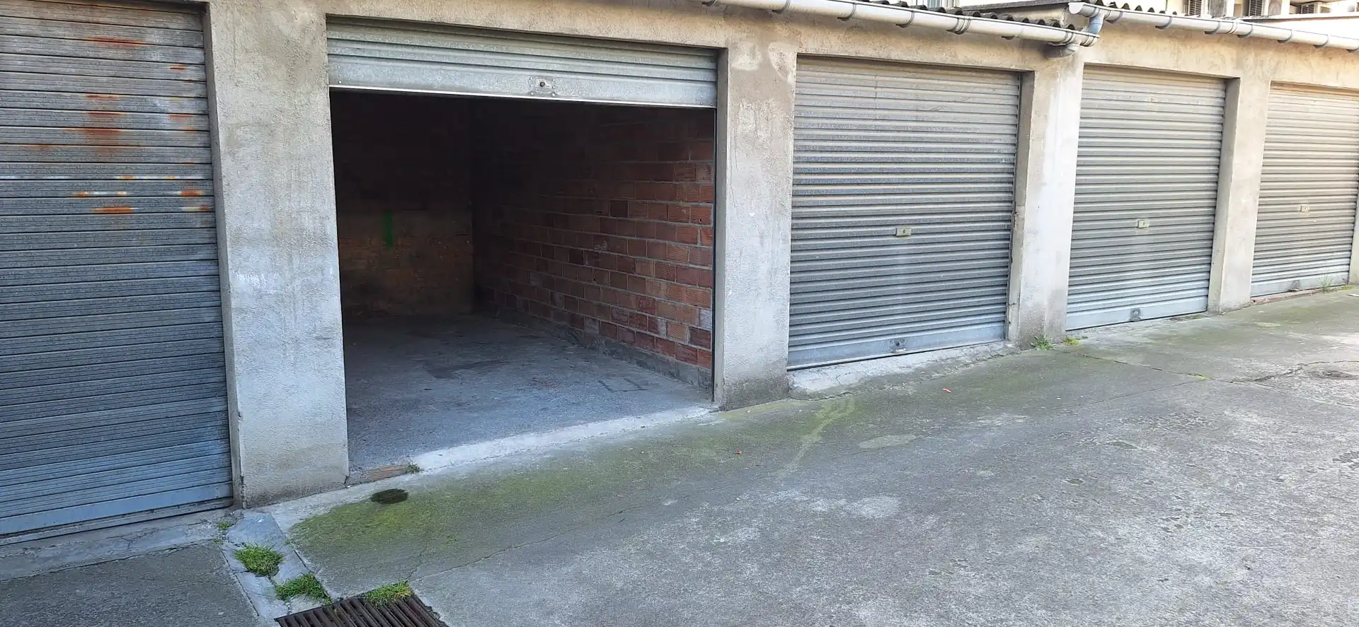 Parkplatz von Garage zur Miete in Manlleu