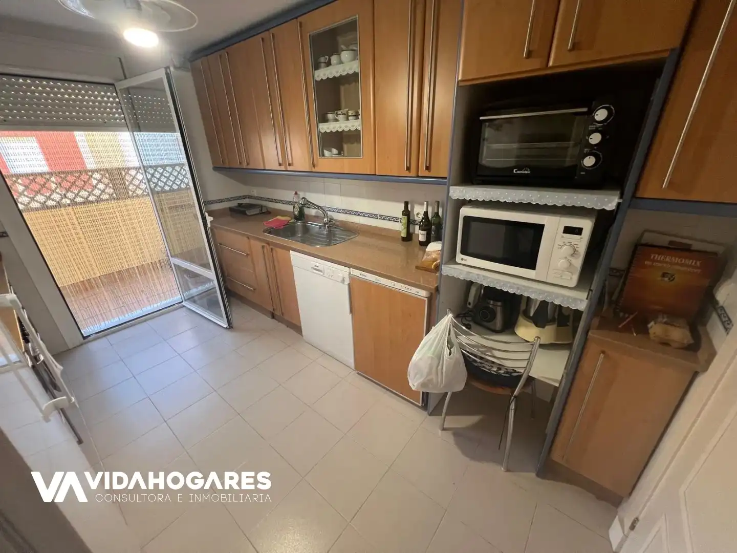 Cuina de Àtic en venda en Rota amb Terrassa, Traster i Piscina