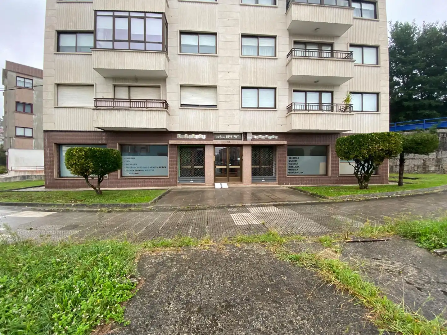 Vista exterior de Local en venta en Pontevedra Capital 
