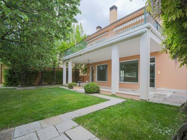 Detached house with pool to rent in Moncloa - Aravaca