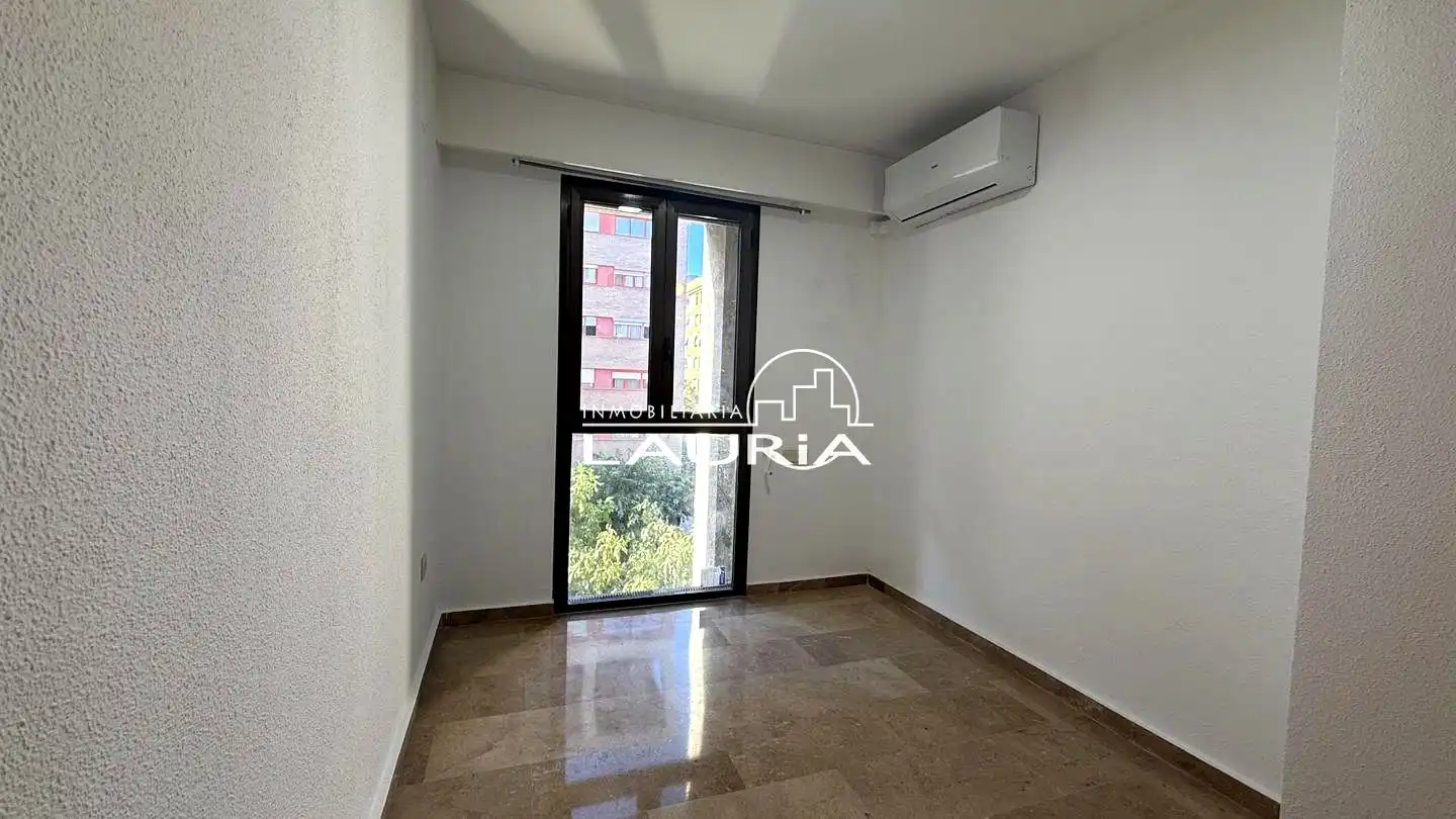 Maisonette zur Miete in Avinguda de l'Institut Obrer de València, Ciutat de les Ciències i de les Arts - Justicia